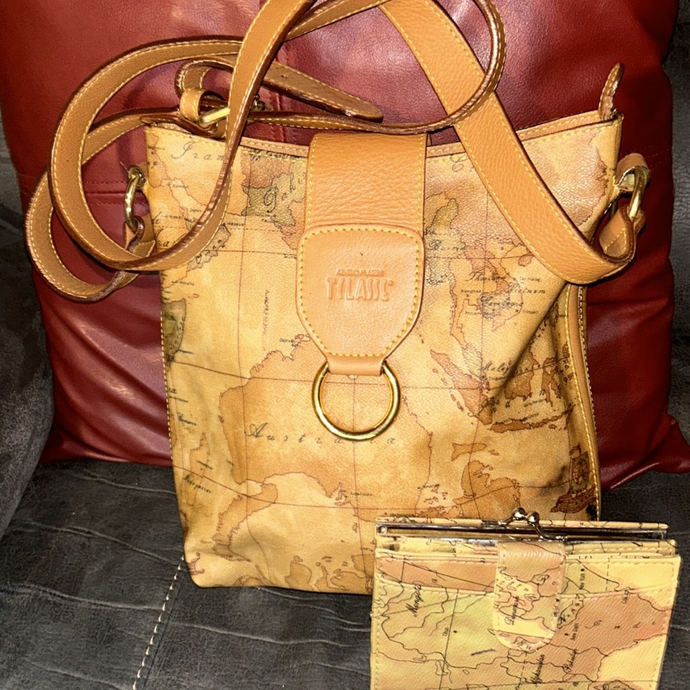 Alviero Martini 1A Classe Geo World Map Shoulder Bag Purse Coated Canvas Leather - Picture 3 of 16